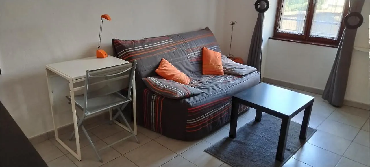 Studio Meuble Et Tout Equipe Die Appartement